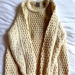 Cable knit sweater 100% wool size s-m (not listed)